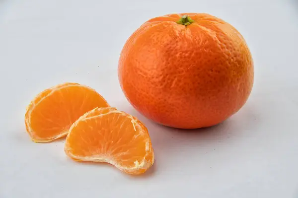 Clementine Fruit Two Fruit Segments White Background — Stock Photo, Image