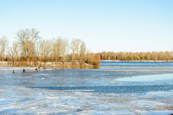 Fishermen Frozen River — Stock Photo, Image