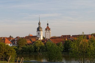 Prichsenstadt - Şehir, arka planda seyahat yeri