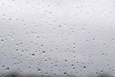 Yağmur damlaları yağmur damlaları pencere camlarında 