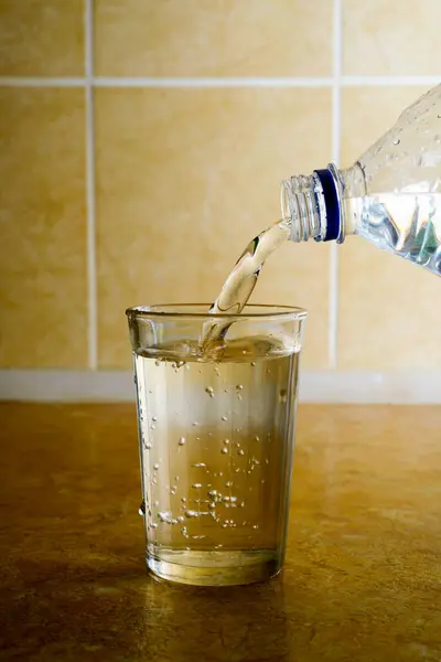 Pouring Water Glass — Stock Photo, Image