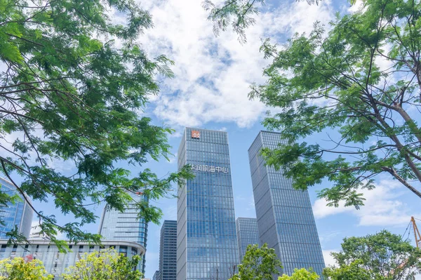 Modernes Bürogebäude Über Blauem Himmel — Stockfoto
