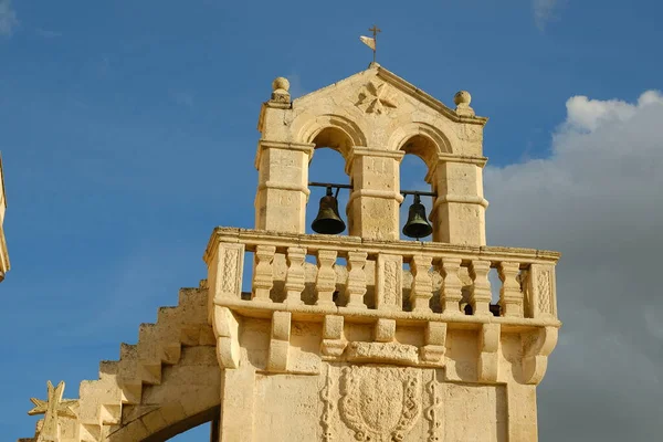 Matera的Vittorio Veneto广场的Materdomini教堂 — 图库照片