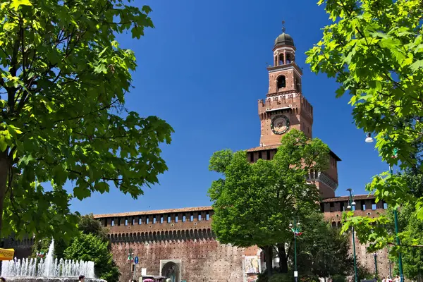 Château Sforza Milan Tour Avec Horloge Tour Qui Surplombe — Photo