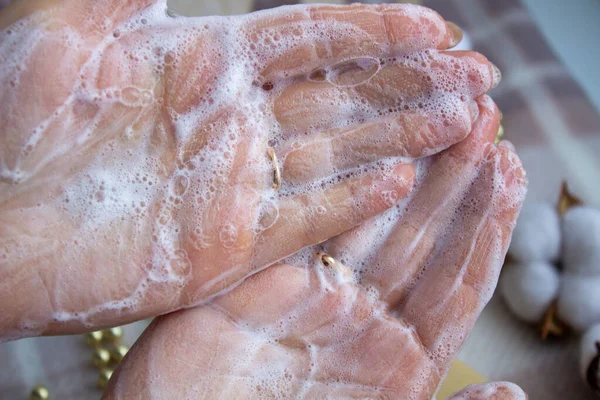 Soapy Hands Lathered Women Hands Dishwashing Detergent — Zdjęcie stockowe
