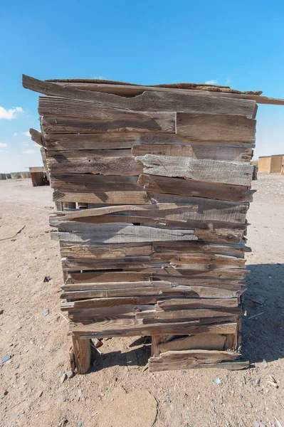 砂漠の町のロシアの木造建築 — ストック写真