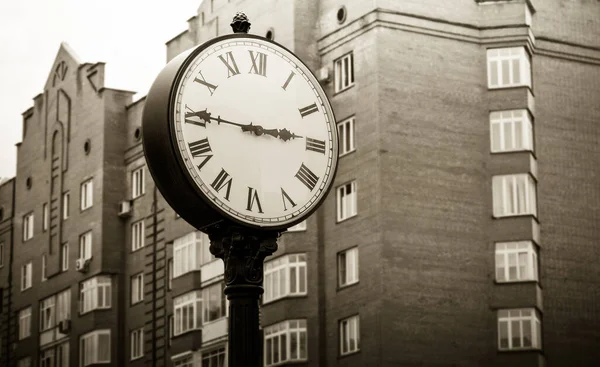 Relógio Cidade Parque Público Feito Sob Antiguidade — Fotografia de Stock