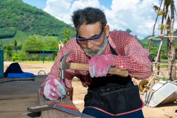 Senior Man Carpenter Work — Stock Photo, Image