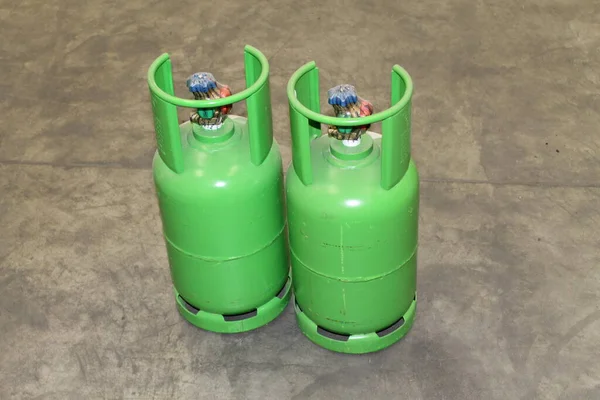Green Refrigerant Gas Cylinders Close — Stock Photo, Image