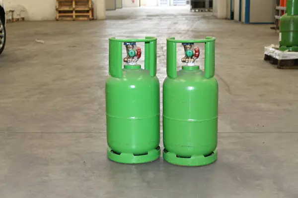 Refrigerant Gas Cylinders Close — Stock Photo, Image