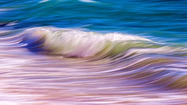 海岸での長い露出波 — ストック写真