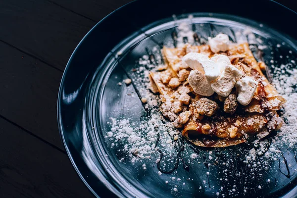 Plate Folded Pancake Caramel Coated Walnuts Marshmallow — Φωτογραφία Αρχείου