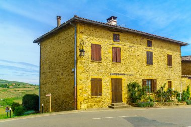 Beaujolais'deki Ortaçağ köyü Oingt