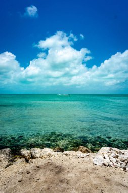 Ambergris Caye 'in manzarası, Karayip Denizi' ndeki en büyük Belize adası.