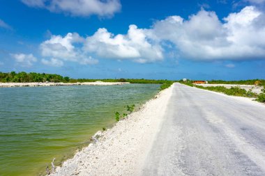 Ambergris Caye 'in manzarası, Karayip Denizi' ndeki en büyük Belize adası.
