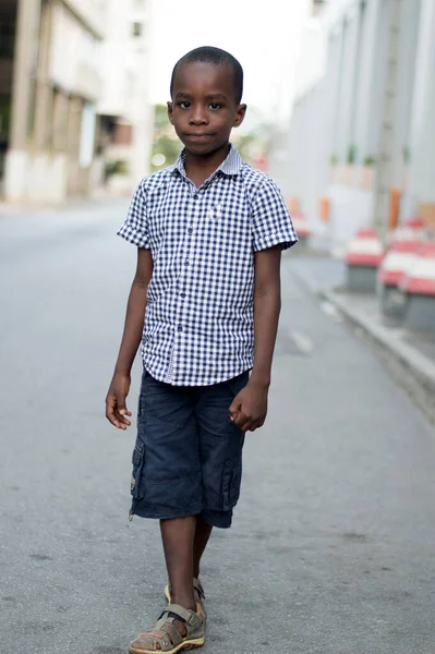 Little Boy Walking Road — Stock Photo, Image