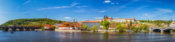 布拉格全景城市天际线与旧城 布拉格城堡 — 图库照片