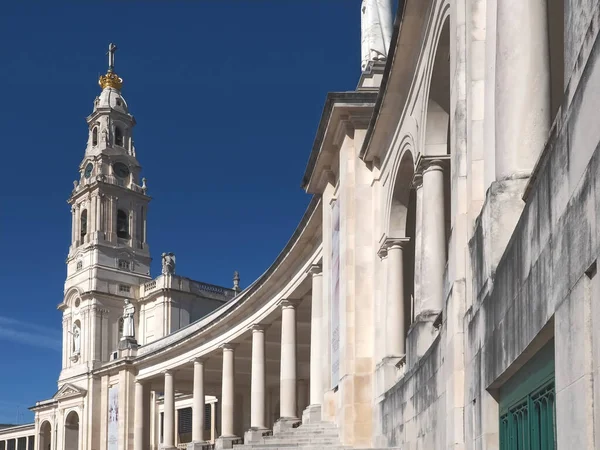 Katedrála Fatima Portugalsku Poblíž Lisabonu Modrou Oblohou — Stock fotografie