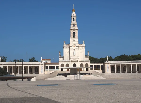 Katedra Fatimska Portugalii Koło Lizbony Błękitnym Niebem — Zdjęcie stockowe