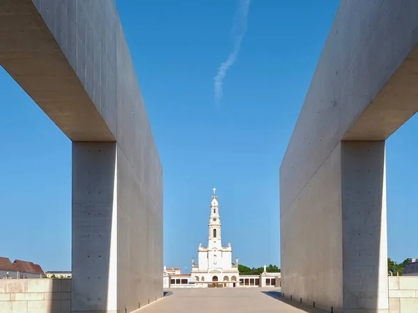 Portekiz Deki Fatima Katedrali Mavi Gökyüzü Ile Lisboa Yakınlarında — Stok fotoğraf