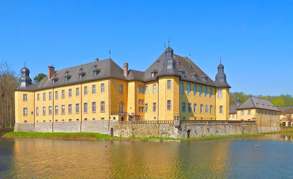 Schloss Dyck Slott Juechen Våren — Stockfoto