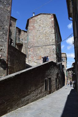 Chiusdino - San Galgano Manastırı yakınlarındaki eski Chiusdino şehrinin güzel şehir merkezi - Toskana (İtalya))