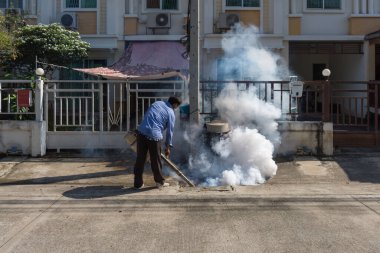 DDT spreyi öldürme sivrisinek sisleme