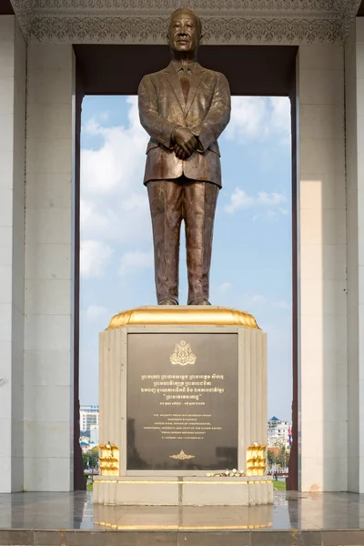 Statue Roi Père Norodom Sihanouk Phnom Penh Cambodge — Photo