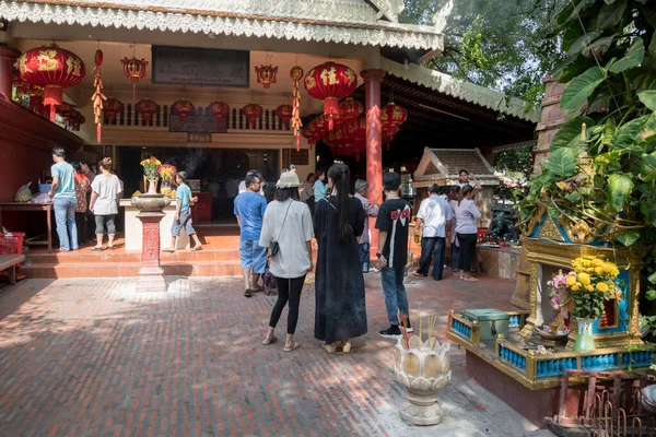 Pessoas Que Vão Templo Phnom Penh Camboja — Fotografia de Stock