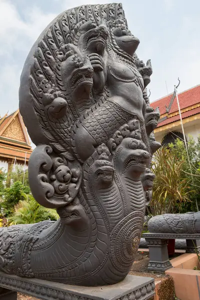Estátua Templo Budista Wat Preah Prom Rath Siem Reap Camboja — Fotografia de Stock