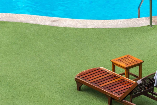 Zwembad Met Zandsteen Gras Vloer — Stockfoto