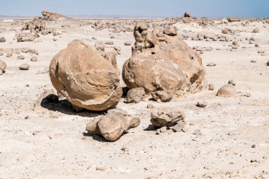 Rock Garden (Duqm 'un Rock Hayvanat Bahçesi olarak da bilinir), ünlü turist merkezi.