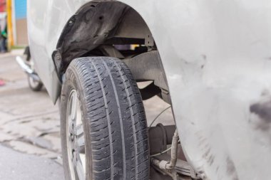 Yoldaki araba kazasından.