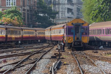 Tayland treni, arka planda seyahat yeri