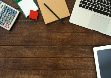 dizüstü bilgisayarlı çalışma alanı, renkli resim 