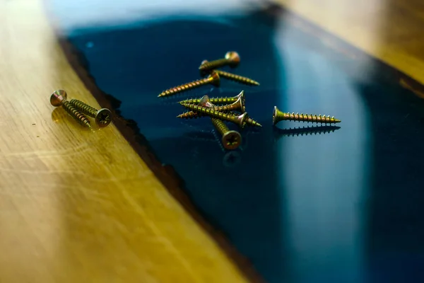 Golden Screws Table Made Wood Epoxy Resin Closeup — Foto de Stock