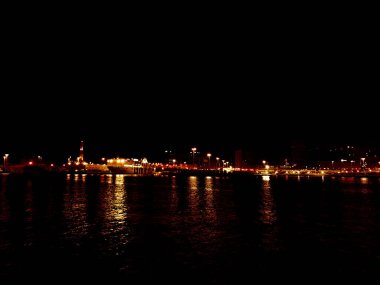 Şehrin gece manzarası 