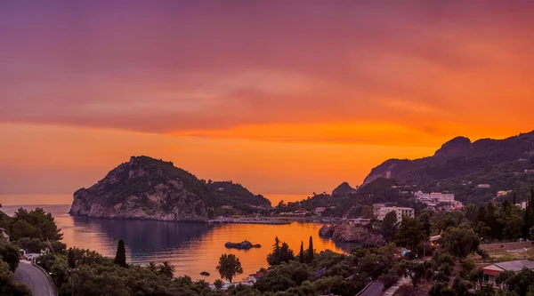 Paleokastritsa Bei Sonnenuntergang Auf Korfu — Stockfoto
