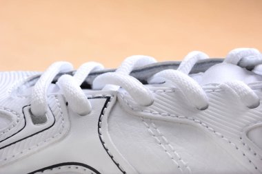 Tenis Ayakkabısı Kapanışı
