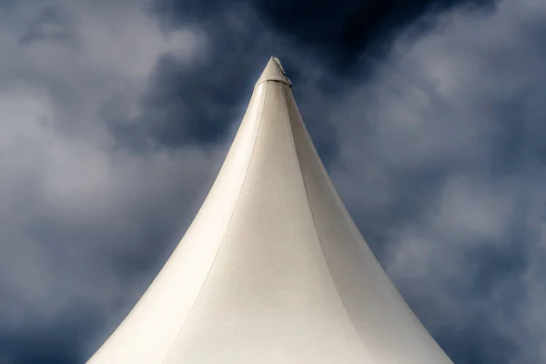 Abstract Artistic Shot Top White Tent Front Threatening Dramatic Grey — Zdjęcie stockowe
