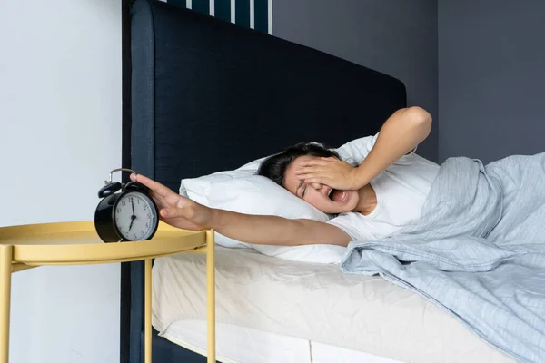Girl Turns Annoying Alarm Clock Continue Sleeping Get Some More —  Fotos de Stock