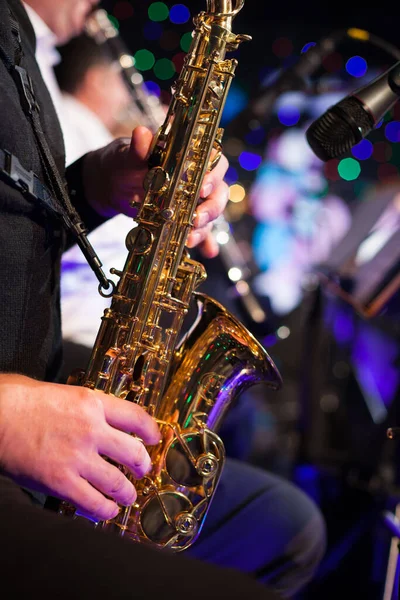 Saksofonista Koncercie — Zdjęcie stockowe
