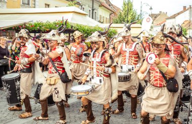 Uluslararası tiyatro festivalinde Batucada Villa Pipol grubu