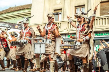 Uluslararası tiyatro festivalinde Batucada Villa Pipol grubu