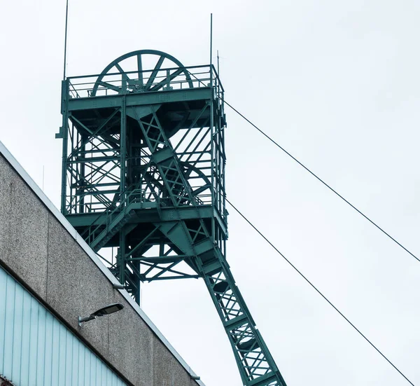 ロウワー サクソニー ドイツのウルフェンバッテル近くの放射性廃棄物のための研究鉱山であるアース鉱山の鉱山塔 — ストック写真