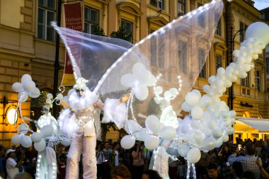 Matmazel Paillette uluslararası tiyatro festivalinde Beyaz Dünya gösterisini sergiledi.