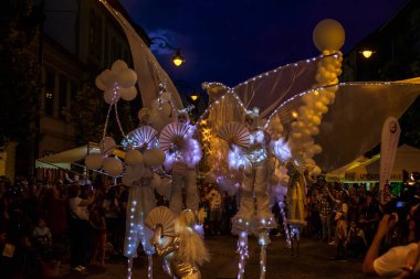 Matmazel Paillette uluslararası tiyatro festivalinde Beyaz Dünya gösterisini sergiledi.