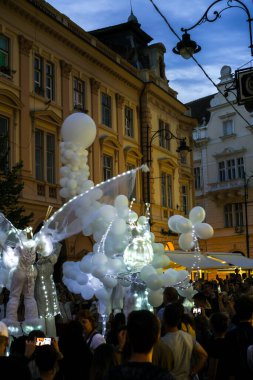 Matmazel Paillette uluslararası tiyatro festivalinde Beyaz Dünya gösterisini sergiledi.