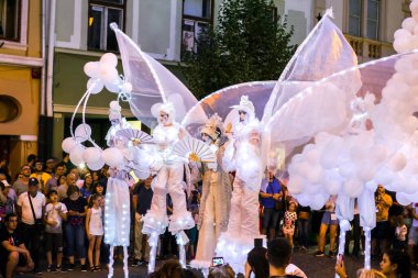 Matmazel Paillette uluslararası tiyatro festivalinde Beyaz Dünya gösterisini sergiledi.