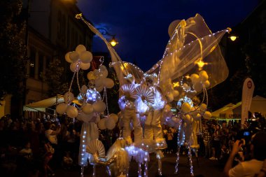 Matmazel Paillette uluslararası tiyatro festivalinde Beyaz Dünya gösterisini sergiledi.